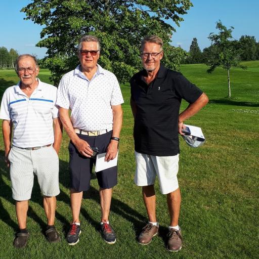 Joukkuekilpailun voittaja joukkue Messilän Golf vas. Markku Koskela, Erkki Kortelainen ja Markku Utti