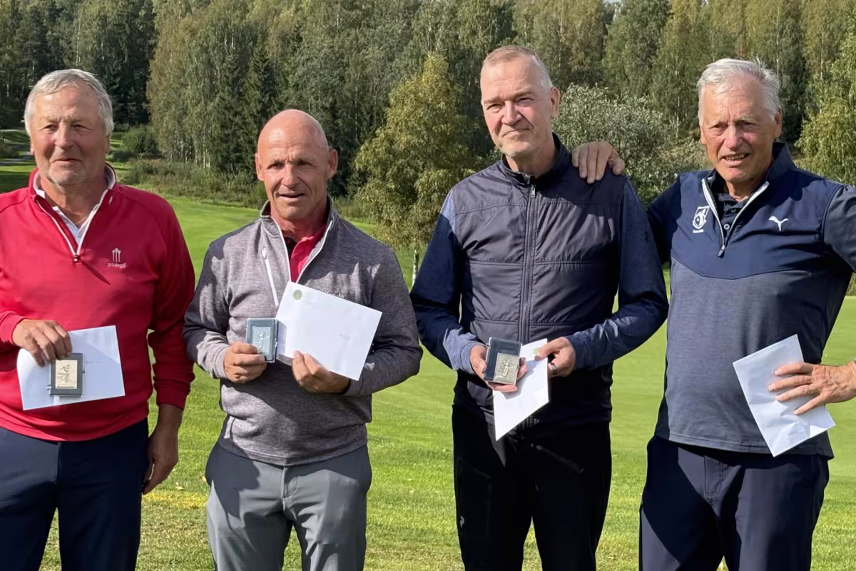 M60 SM-reikäpelin 4 parasta: Ari Vauhkonen, Jukka Lehtonen, Pekka Sintonen ja Jouko Latvakangas