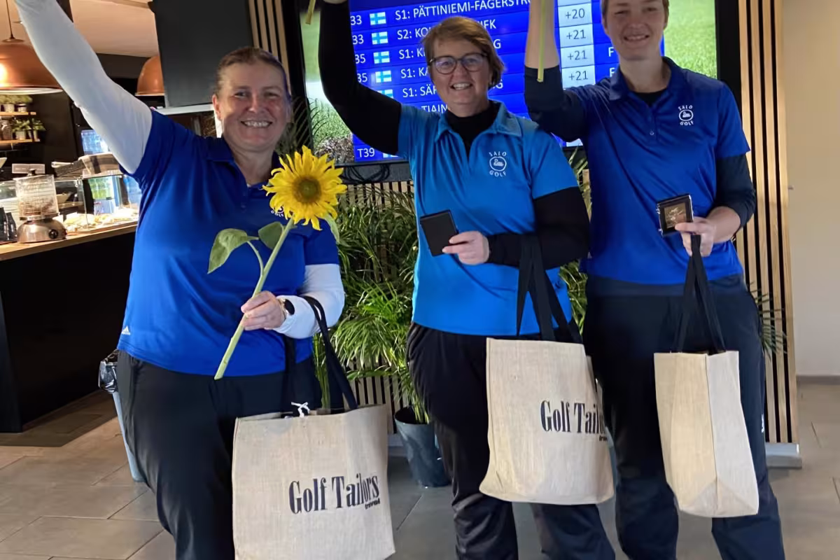 Salo Golfin kultamitalijoukkueessa pelasivat Tina Anttila, Pia Oikarinen ja Tiina Vainio