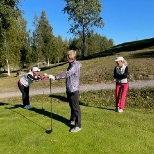 Alkulämmittelyä SM N65 Reikäpelit Hirvihaara Golf.