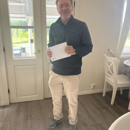 Voittajan on helppo hymyillä.