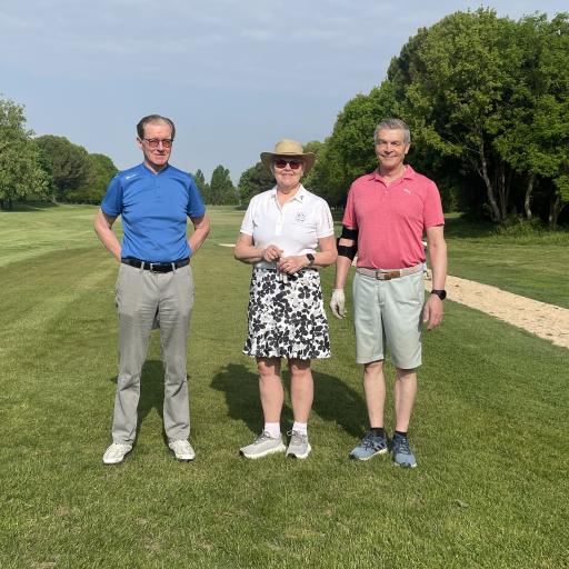 Kakkosviikkolaiset lähdössä Golf della Montecchialle