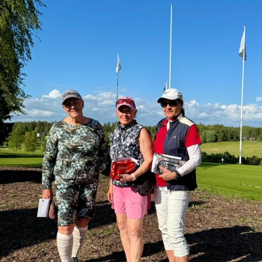  N70 SCR mitalistit, Eini Palo, Vuokko Karjalainen ja Margit Pasanen