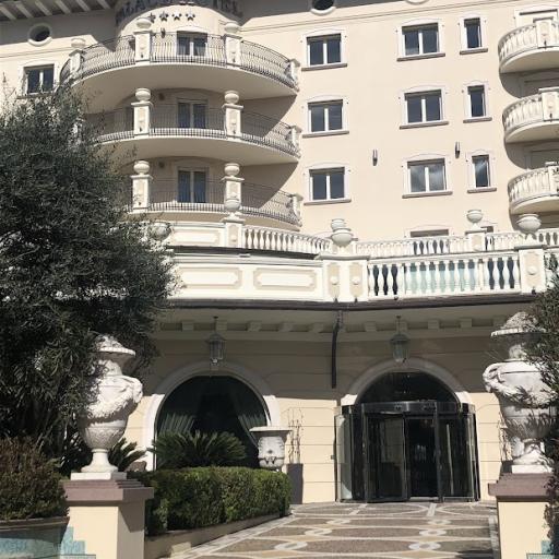  Palace hotelli