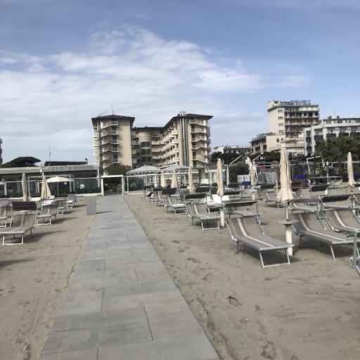  Palacen ranta vielä autio