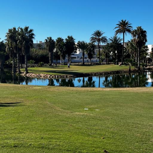  White course reikä 8