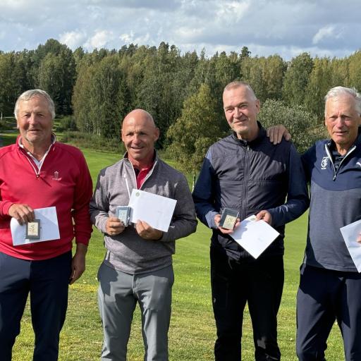 Vasemmalta alkaen Ari Vauhkonen, Jukka Lehtonen, Pekka Sintonen ja Jouko Latvakangas