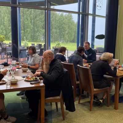 Ravintola Spooonin lounasbuffen antimet maistuivat.