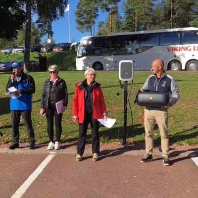 Järjestelyporukkaa: Ole Johansson, Mari Jokinen, Anneli Tuominen ja Ålands Golfklubin Björn Wennström