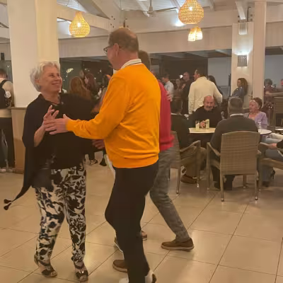  Cha cha cha onnistuu myös parketilla.
