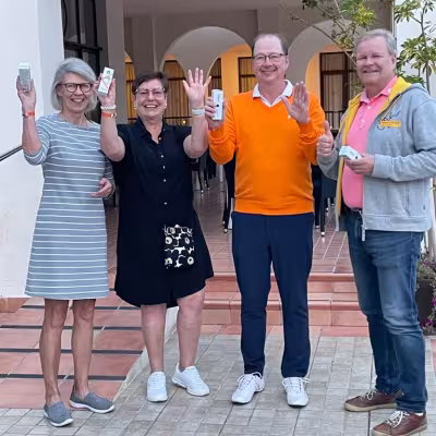 Cha cha cha voittajat Hannele Yrjönen, Leena Karttunen, Olli Virtanen ja Juhani Kukkakorpi.