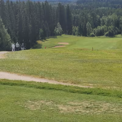 Haasteita 16 väylän alussa 