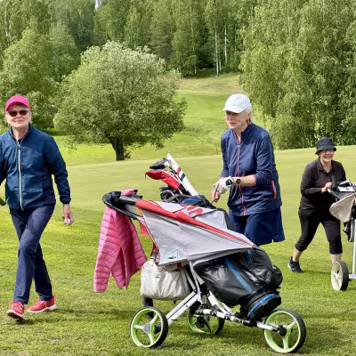 9 reikää pelattuna N70 sarjan viimeisellä ryhmällä