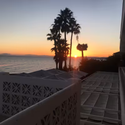Gibraltar siintää taustalla