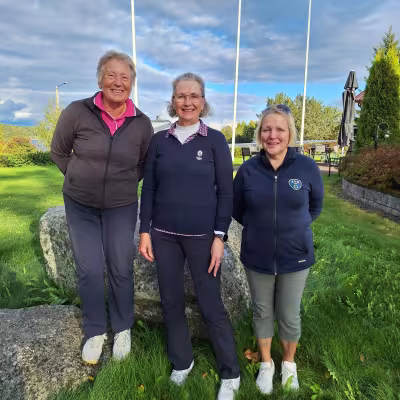 N65-sarjan palkitut: 2. Irene Vilpponen, 1. Elina Torkko-Hieto ja 3. Leila Vairinen