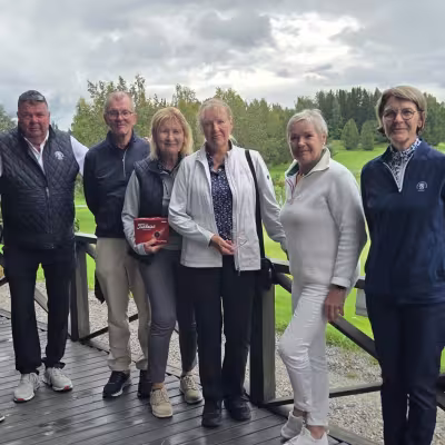 Kuvassa: Esa, Jorma, Esko, Irma, Sirpa, Leena ja Airi
