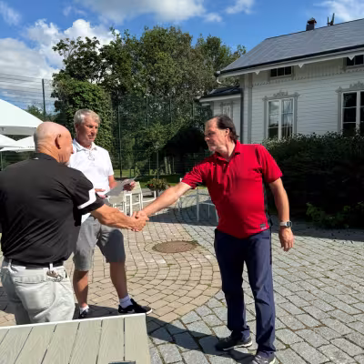 vas. Risto Mäkinen, Jukka Utriainen ja Juha Selin