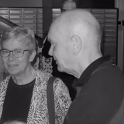 Hill Siden sananiekat Anne ja Jukka Paakki 