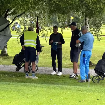 Ensimmäisen päivän paiste muuttui toisen päivän sateeksi