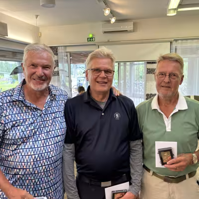 Messilän kultajoukkue Pekka Laine, Erkki Kortelainen ja Markku Utti